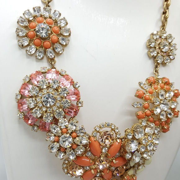 ✅J. Crew Coral Floral Lattice Statement Necklace - Picture 3 of 8